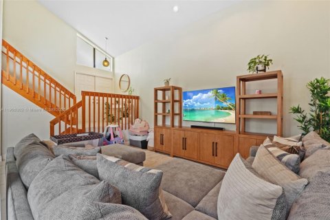 Casa en venta en Miami, Florida, 3 dormitorios, 130.62 m2 № 1963760 - foto 5