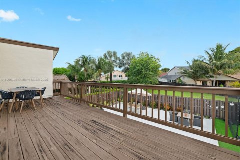 Casa en venta en Miami, Florida, 3 dormitorios, 130.62 m2 № 1963760 - foto 15