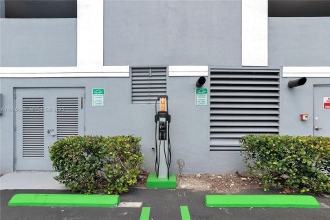 Condo in Miami, Florida, 1 bedroom № 1985914 - photo 19