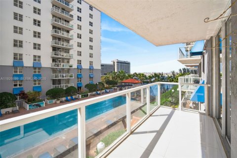 Copropriété à vendre à Miami, Floride: 1 chambre, 63.64 m2 № 1985914 - photo 25
