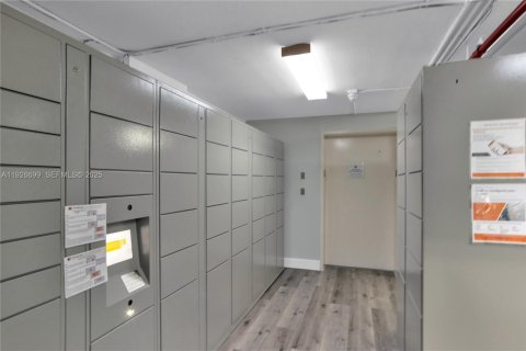 Condo in Miami, Florida, 1 bedroom № 1985914 - photo 20