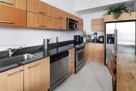 Condo in Miami, Florida, 1 bedroom  № 2062761 - photo 14