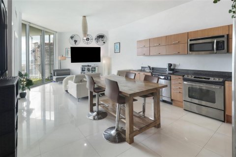 Condo in Miami, Florida, 1 bedroom  № 2062761 - photo 10