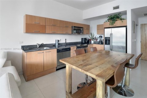 Condo in Miami, Florida, 1 bedroom  № 2062761 - photo 15