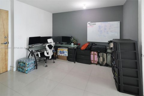 Condo in Miami, Florida, 1 bedroom  № 2062761 - photo 23
