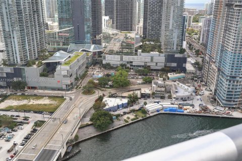 Condo in Miami, Florida, 1 bedroom  № 2062761 - photo 26