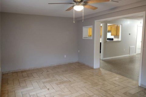 House in Lake Wales, Florida 2 bedrooms, 105.17 sq.m. № 1915469 - photo 8