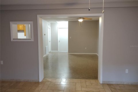House in Lake Wales, Florida 2 bedrooms, 105.17 sq.m. № 1915469 - photo 11
