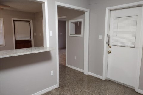 House in Lake Wales, Florida 2 bedrooms, 105.17 sq.m. № 1915469 - photo 16