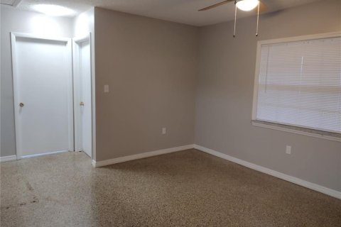 House in Lake Wales, Florida 2 bedrooms, 105.17 sq.m. № 1915469 - photo 6