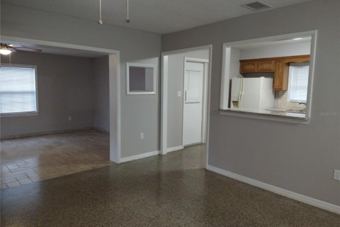 House in Lake Wales, Florida 2 bedrooms, 105.17 sq.m. № 1915469 - photo 4