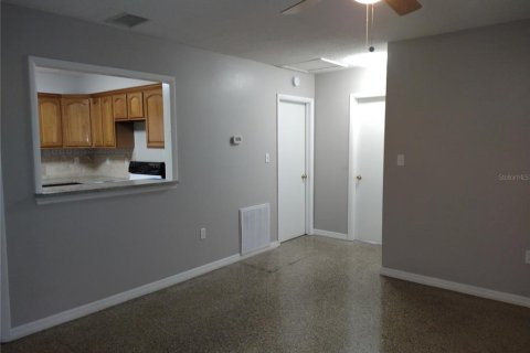 House in Lake Wales, Florida 2 bedrooms, 105.17 sq.m. № 1915469 - photo 3