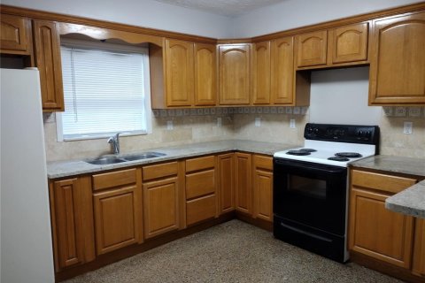 House in Lake Wales, Florida 2 bedrooms, 105.17 sq.m. № 1915469 - photo 13