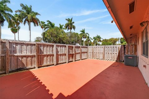 Copropriété à louer à Miami, Floride: 2 chambres, 104.98 m2 № 2041682 - photo 16