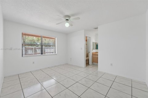 Copropriété à louer à Miami, Floride: 2 chambres, 104.98 m2 № 2041682 - photo 13