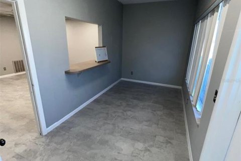 Immobilier commercial à louer à Longwood, Floride: 74.88 m2 № 1777098 - photo 2