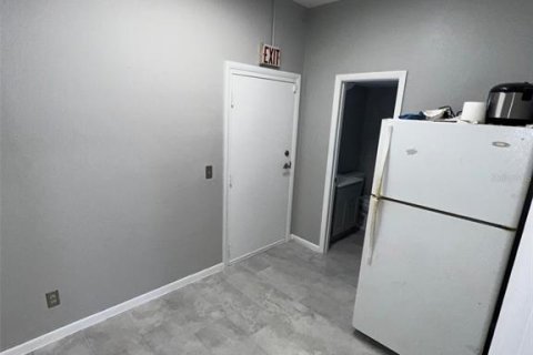 Immobilier commercial à louer à Longwood, Floride: 74.88 m2 № 1777098 - photo 7