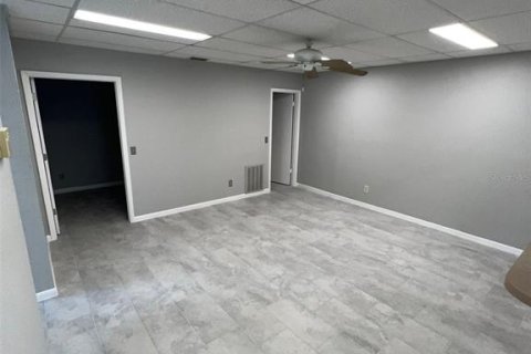 Immobilier commercial à louer à Longwood, Floride: 74.88 m2 № 1777098 - photo 3