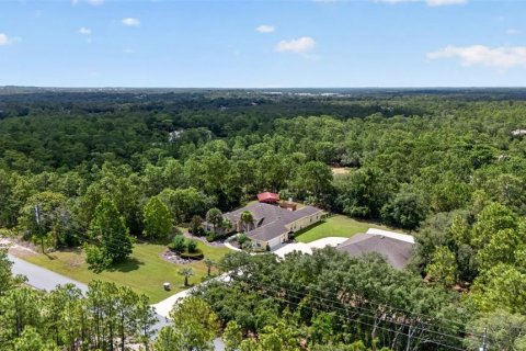 House in Beverly Hills, Florida 4 bedrooms, 300.07 sq.m. № 2229508 - photo 10
