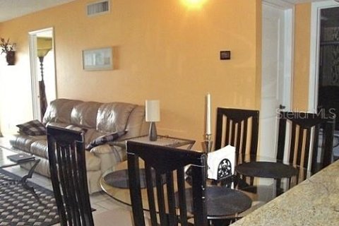 Condo in Saint Petersburg, Florida, 2 bedrooms  № 878953 - photo 10