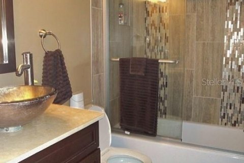 Condo in Saint Petersburg, Florida, 2 bedrooms  № 878953 - photo 17