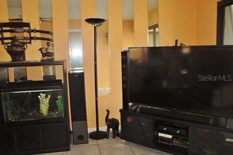 Condo in Saint Petersburg, Florida, 2 bedrooms  № 878953 - photo 12