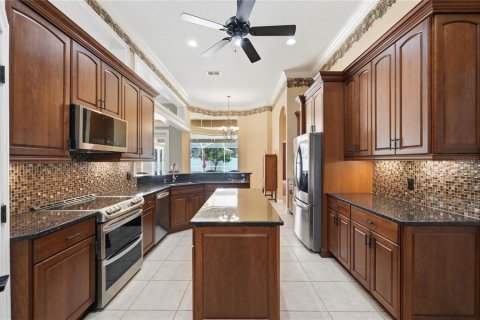 Casa en venta en Winter Haven, Florida, 5 dormitorios, 354.14 m2 № 2229728 - foto 16