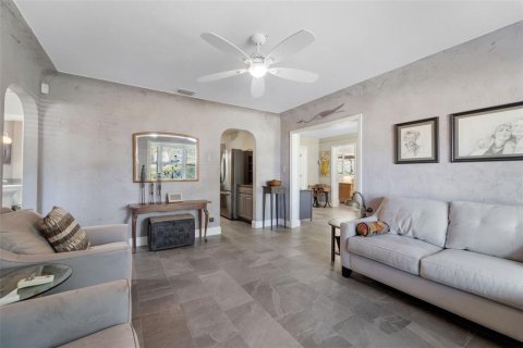 Casa en venta en Gulfport, Florida, 3 dormitorios, 168.52 m2 № 1856481 - foto 6