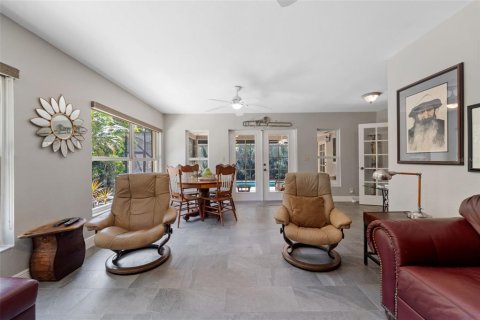 Casa en venta en Gulfport, Florida, 3 dormitorios, 168.52 m2 № 1856481 - foto 19