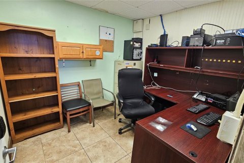 Купить коммерческую недвижимость в Лейкленд, Флорида 296.54м2, № 2141104 - фото 19
