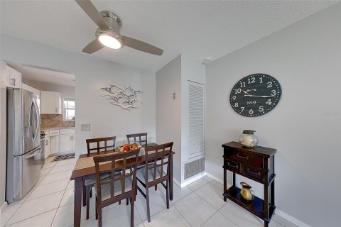 Villa ou maison à vendre à Pinellas Park, Floride: 2 chambres, 71.53 m2 № 2222314 - photo 5