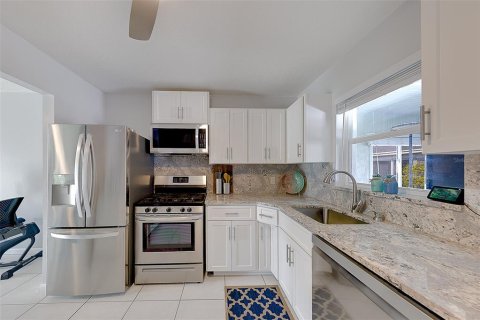 Villa ou maison à vendre à Pinellas Park, Floride: 2 chambres, 71.53 m2 № 2222314 - photo 9
