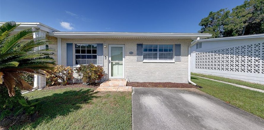 Villa ou maison à Pinellas Park, Floride 2 chambres, 71.53 m2 № 2222314
