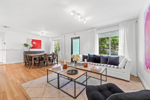 Casa en alquiler en Pinecrest, Florida, 5 dormitorios, 266.54 m2 № 1969362 - foto 6