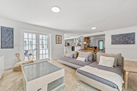 Casa en alquiler en Pinecrest, Florida, 5 dormitorios, 266.54 m2 № 1969362 - foto 23