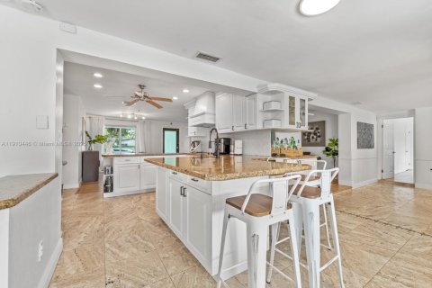 Casa en alquiler en Pinecrest, Florida, 5 dormitorios, 266.54 m2 № 1969362 - foto 18