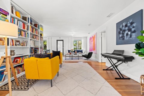 Casa en alquiler en Pinecrest, Florida, 5 dormitorios, 266.54 m2 № 1969362 - foto 8