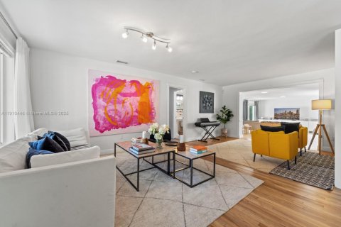 Casa en alquiler en Pinecrest, Florida, 5 dormitorios, 266.54 m2 № 1969362 - foto 7