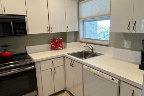 Condo in Boynton Beach, Florida, 2 bedrooms  № 2249433 - photo 4