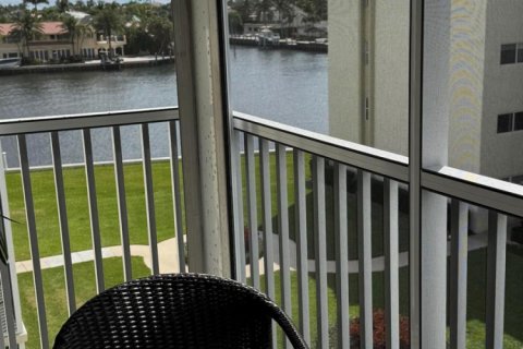 Condo in Boynton Beach, Florida, 2 bedrooms  № 2249433 - photo 11