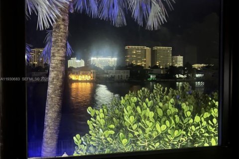 Copropriété à louer à Bay Harbor Islands, Floride: 2 chambres, 120.77 m2 № 1989452 - photo 3