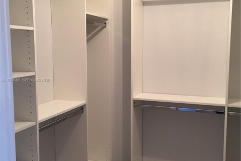 Copropriété à louer à Bay Harbor Islands, Floride: 2 chambres, 120.77 m2 № 1989452 - photo 16