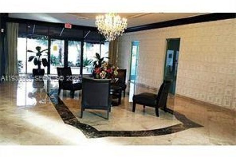 Copropriété à louer à Bay Harbor Islands, Floride: 2 chambres, 120.77 m2 № 1989452 - photo 24