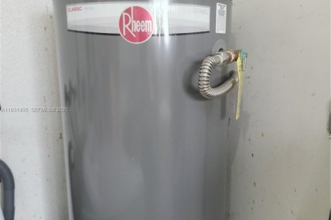 Купить виллу или дом в Холливуд, Флорида 3 спальни, 132.48м2, № 1990125 - фото 18