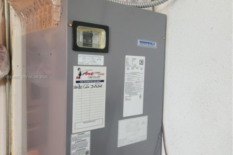 Купить виллу или дом в Холливуд, Флорида 3 спальни, 132.48м2, № 1990125 - фото 19