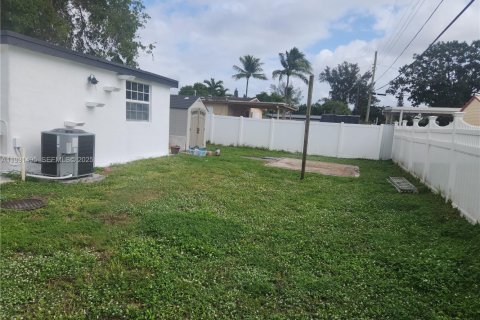 Купить виллу или дом в Холливуд, Флорида 3 спальни, 132.48м2, № 1990125 - фото 12