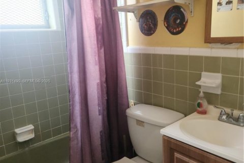 Купить виллу или дом в Холливуд, Флорида 3 спальни, 132.48м2, № 1990125 - фото 15