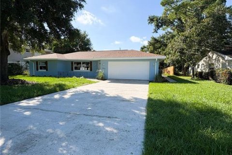 House in Winter Haven, Florida 3 bedrooms, 172.61 sq.m. № 1885533 - photo 2