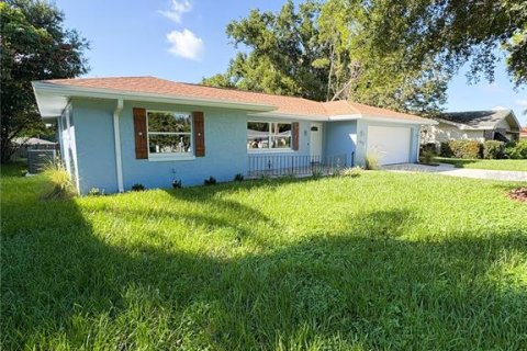 House in Winter Haven, Florida 3 bedrooms, 172.61 sq.m. № 1885533 - photo 3