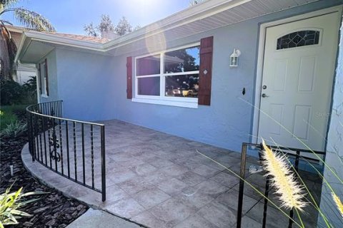 House in Winter Haven, Florida 3 bedrooms, 172.61 sq.m. № 1885533 - photo 5
